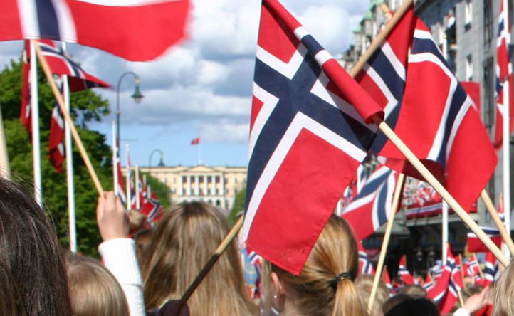 17. mai tog på Karl Johans gate